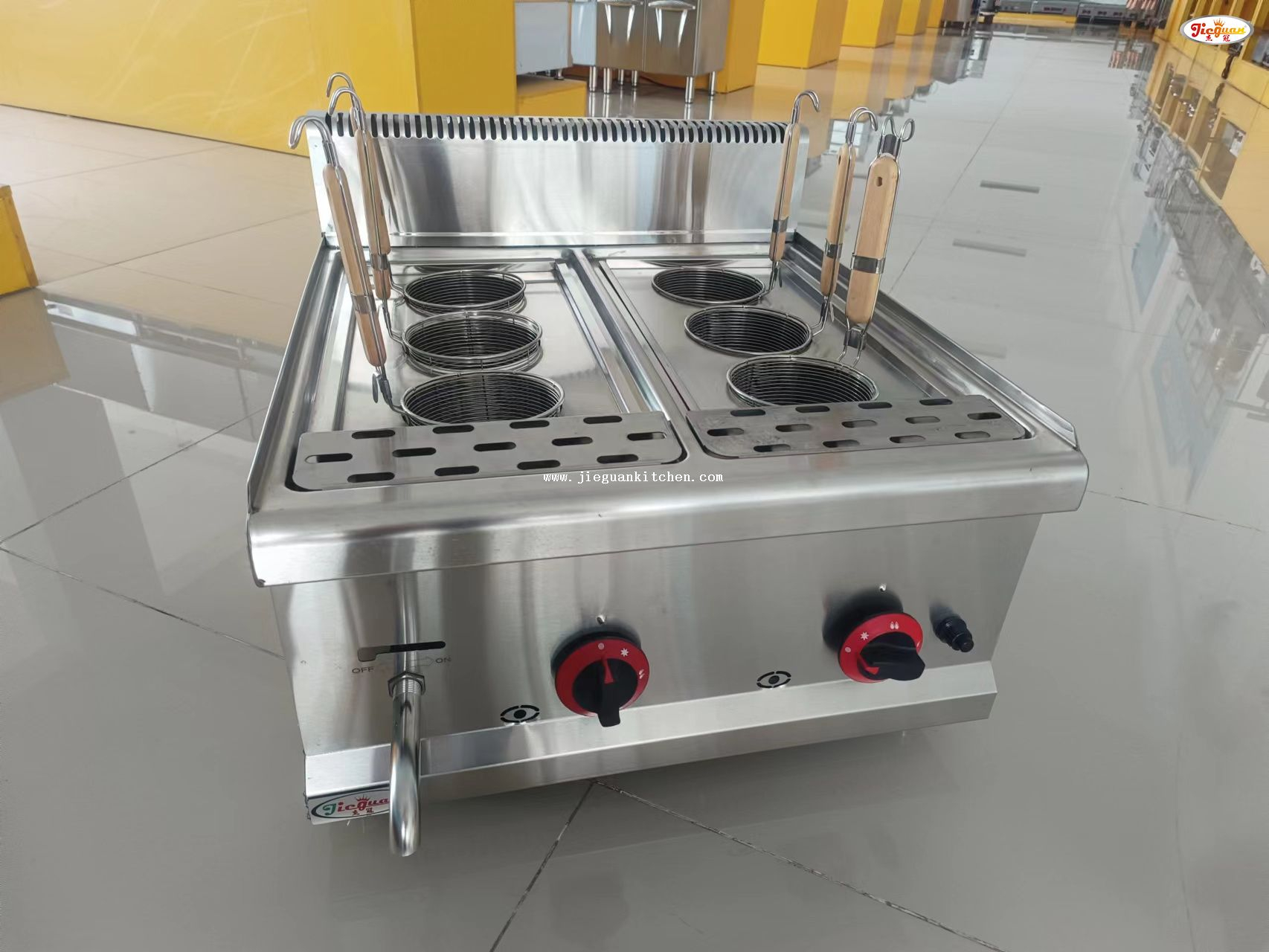 Table top gas pasta boiler with 6 basket