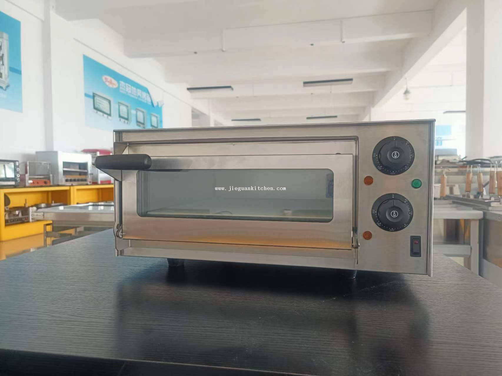 Single layer electric small pizza oven commercial use 